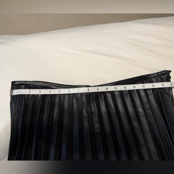Mango Faux Leather Pleated Midi Skirt NWT - Picture 5 of 5